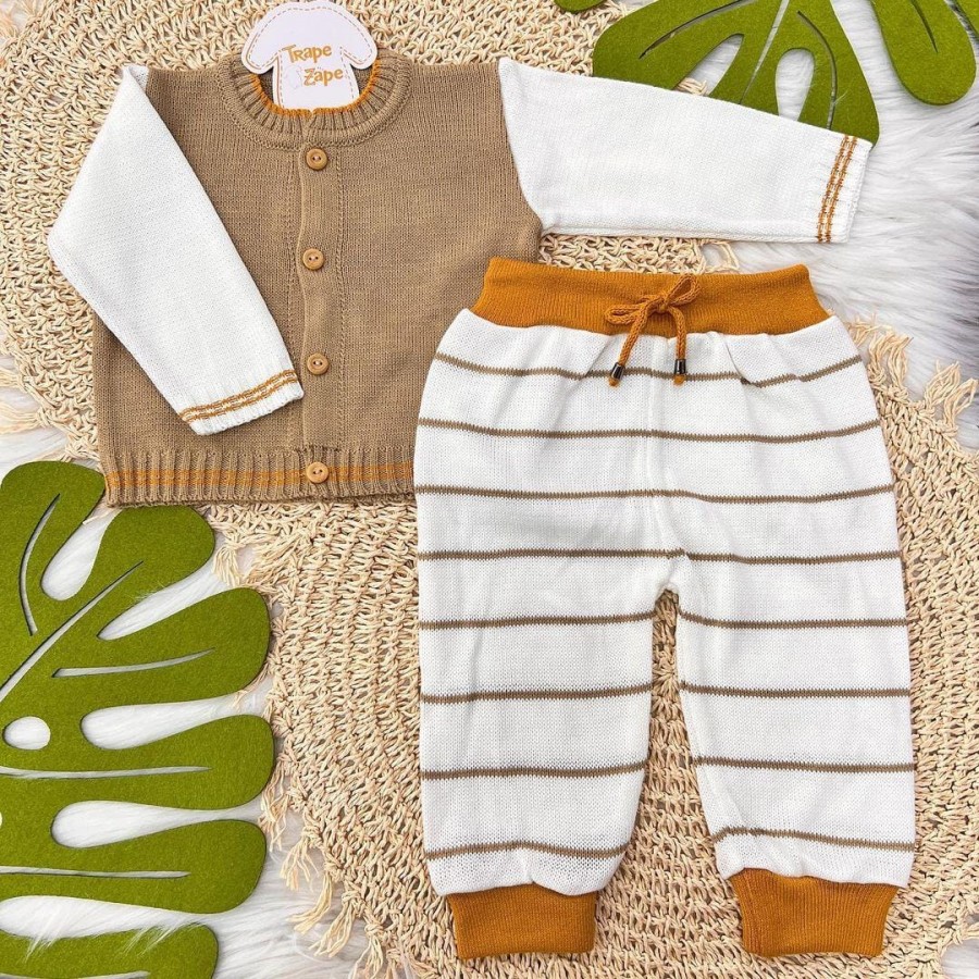  Conj de linha marrom e mostarda manga branca e calça listrada 